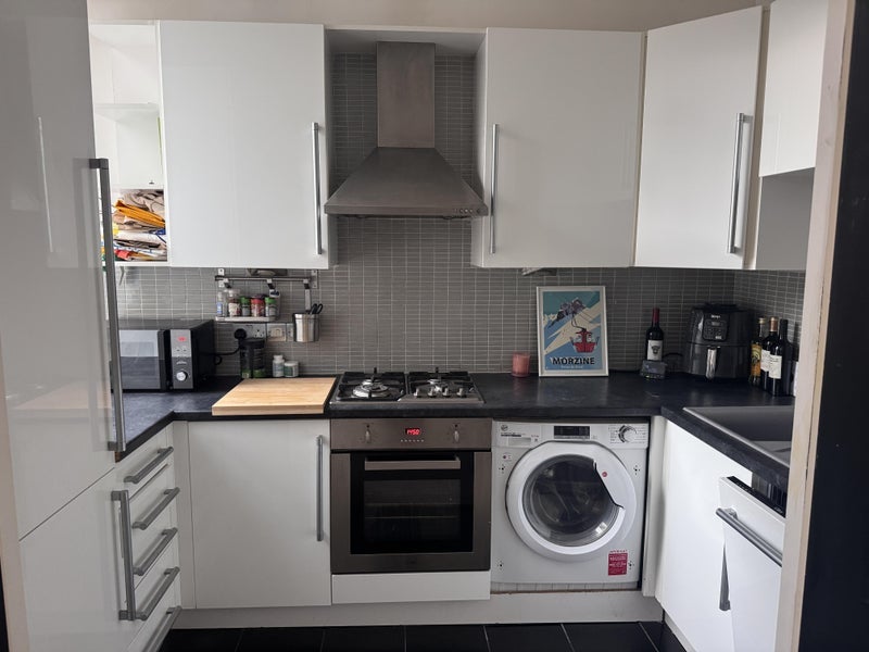 Flat Gauden Road in Greater London