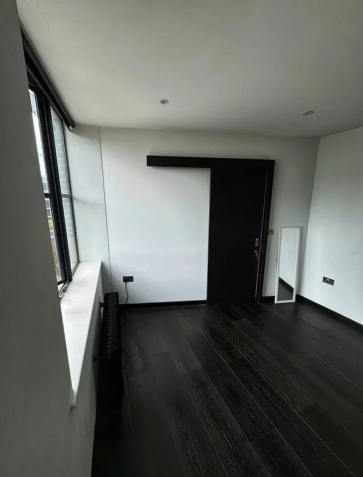 Flat Kingsland Road in Greater London