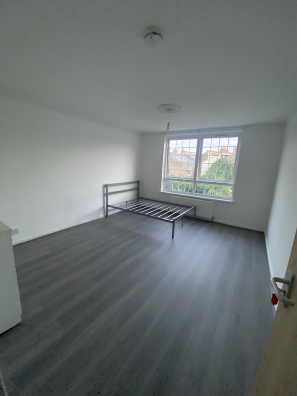 Room Treby Street in Greater London