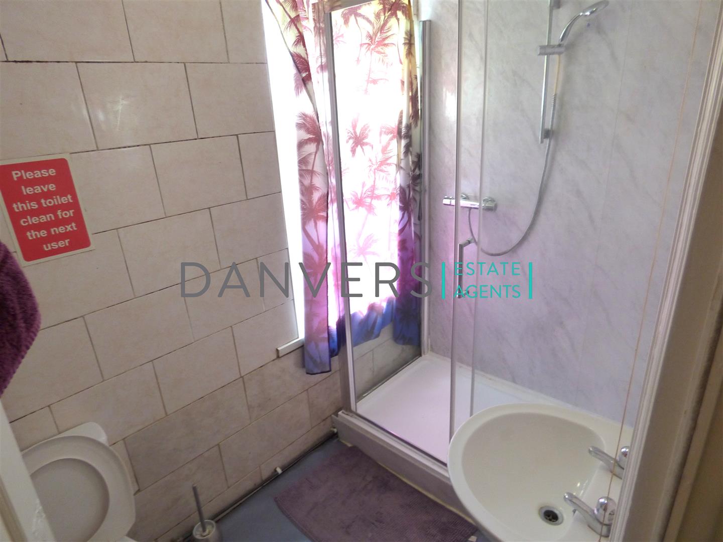 Room Bramley Road in Leicester