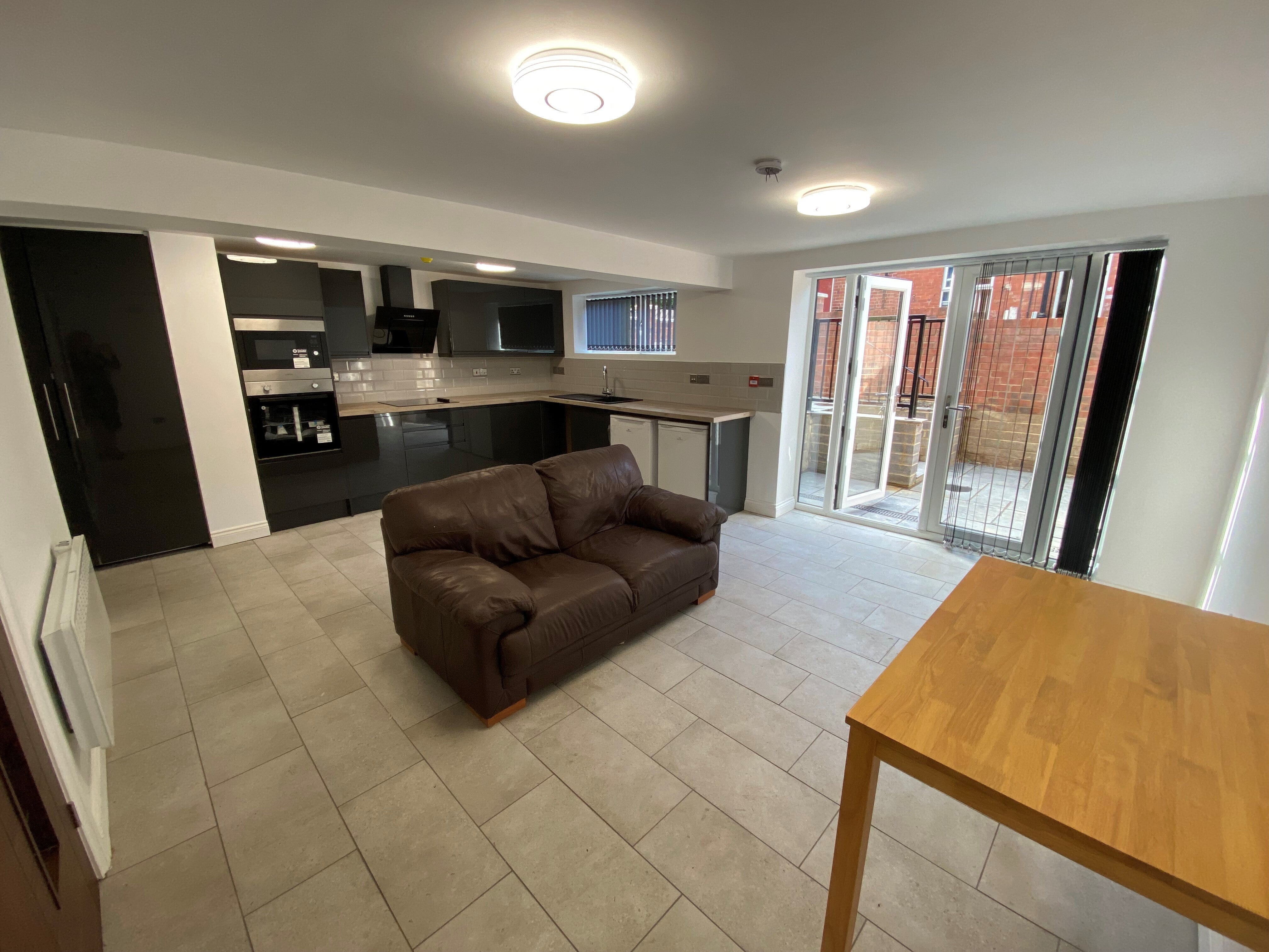 Flat Back Manor Terrace in Leeds