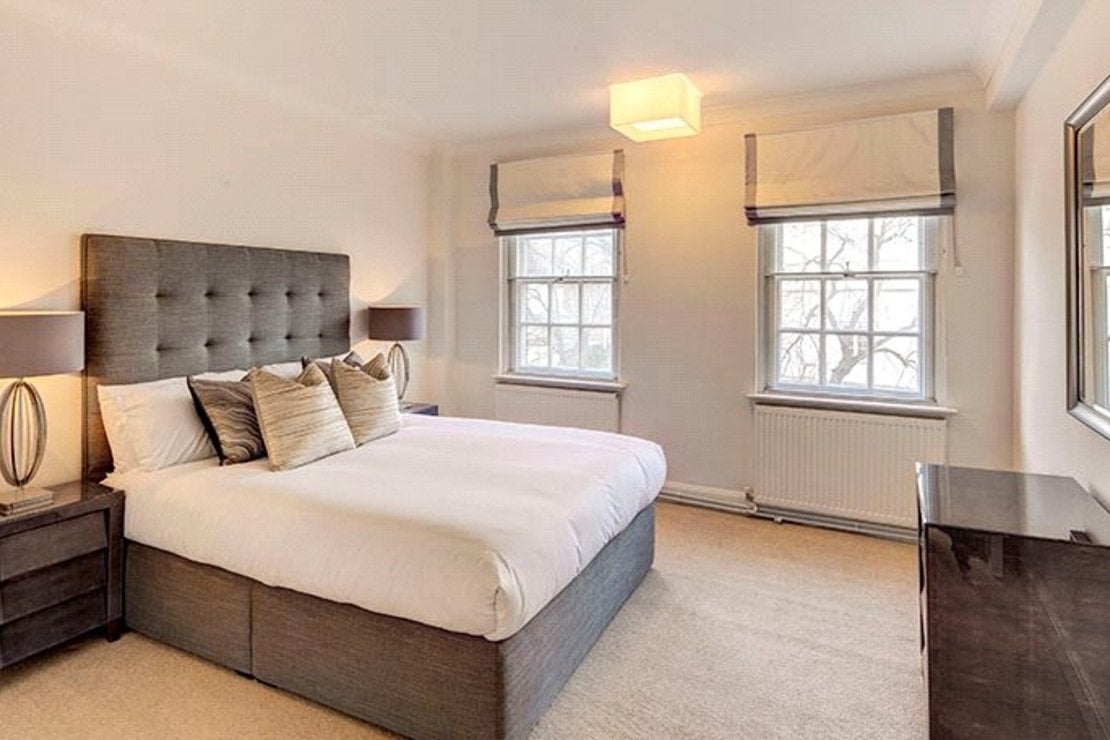 Flat Fulham Road in Greater London