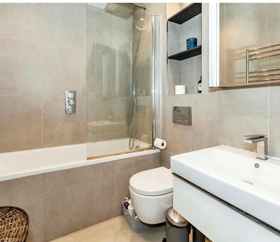 Flat Bath Road in Slough