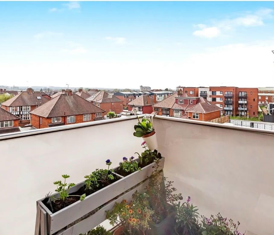 Flat Bath Road in Slough