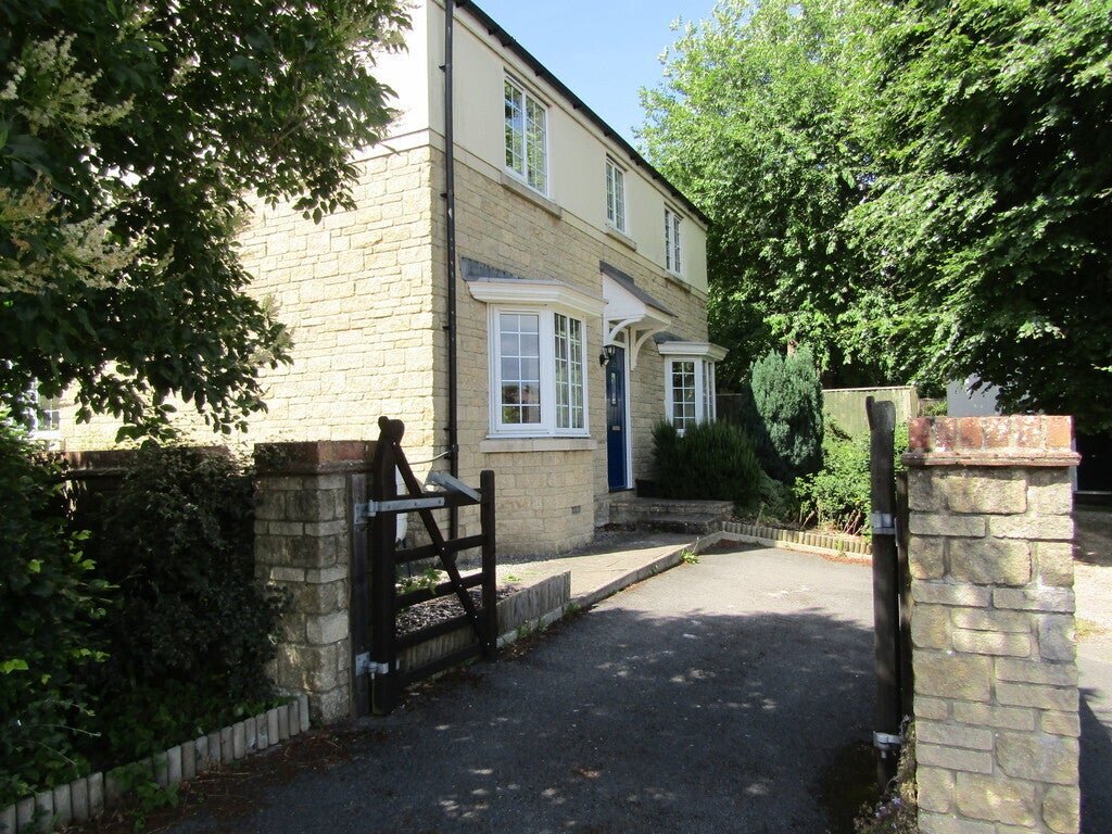 House Giles Hollow in Warminster