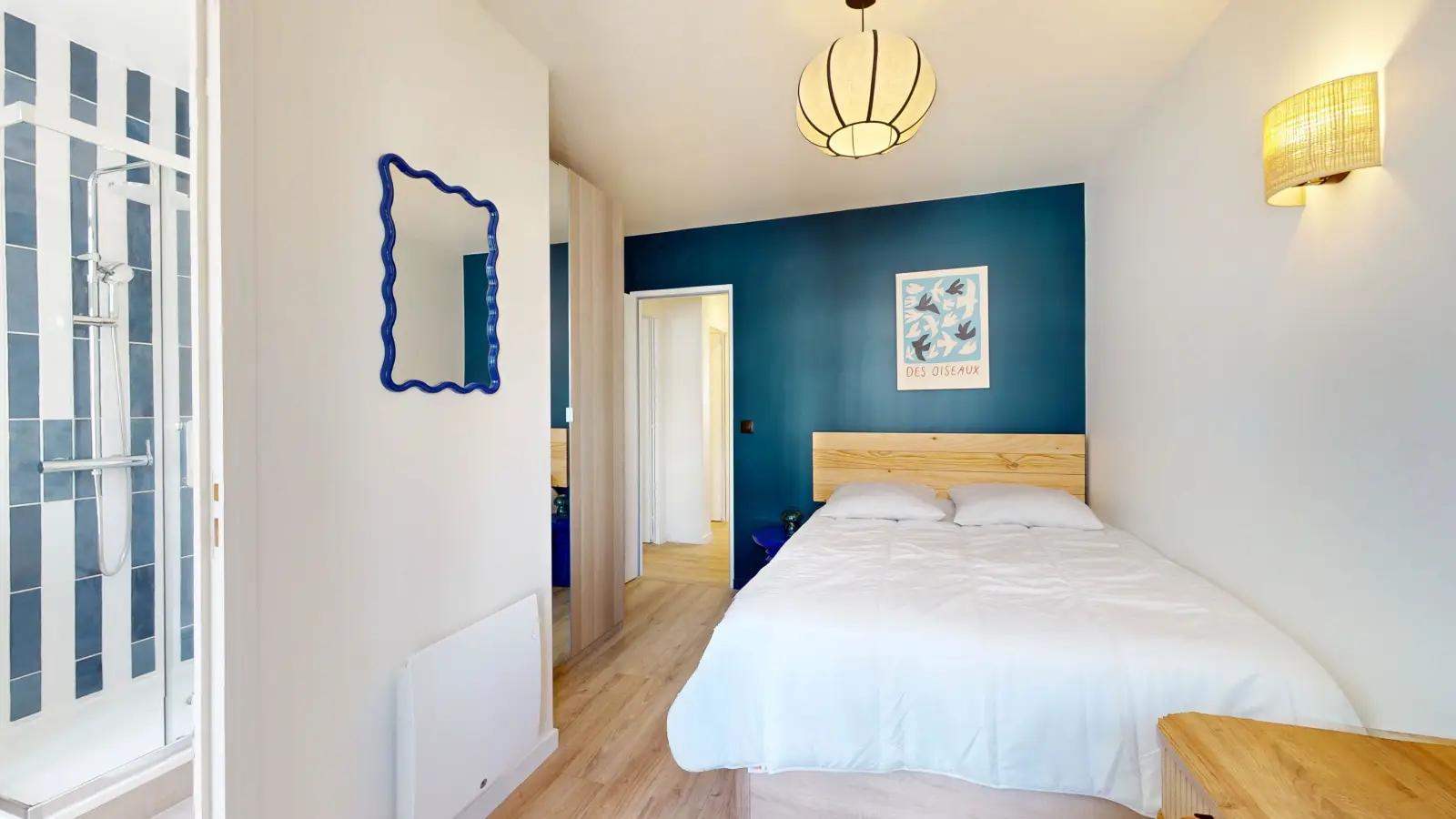 Room Rue des Dames in Paris