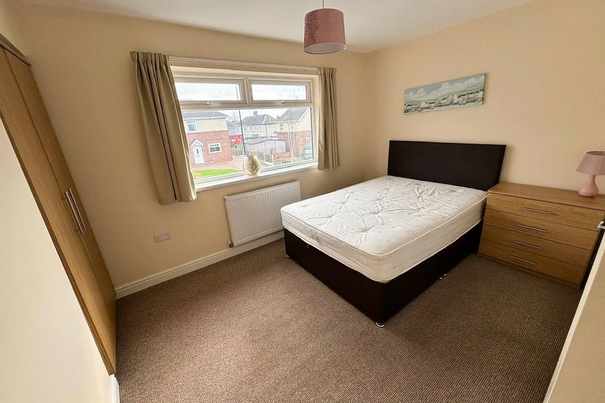 Room Haslam Place in Maltby