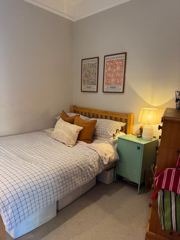 Room Stapleton Road in Greater London
