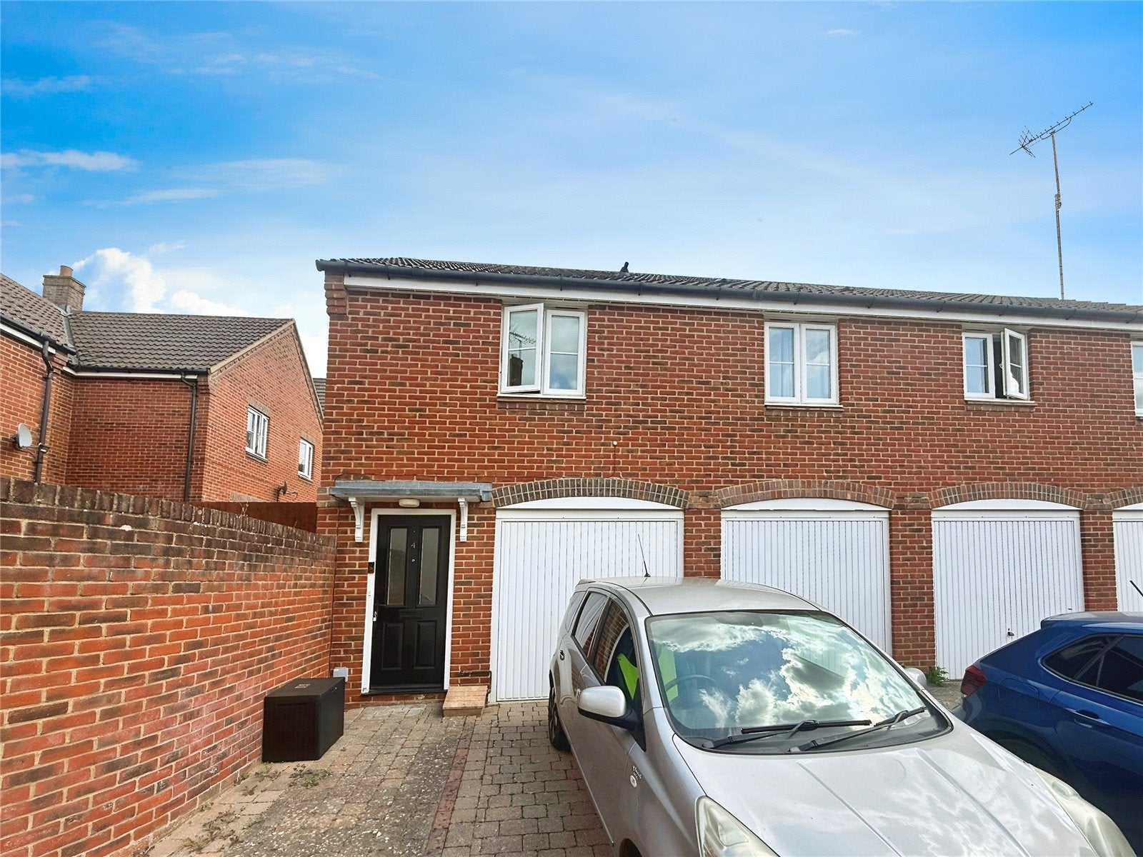 House Dussek Place in Blunsdon St Andrew