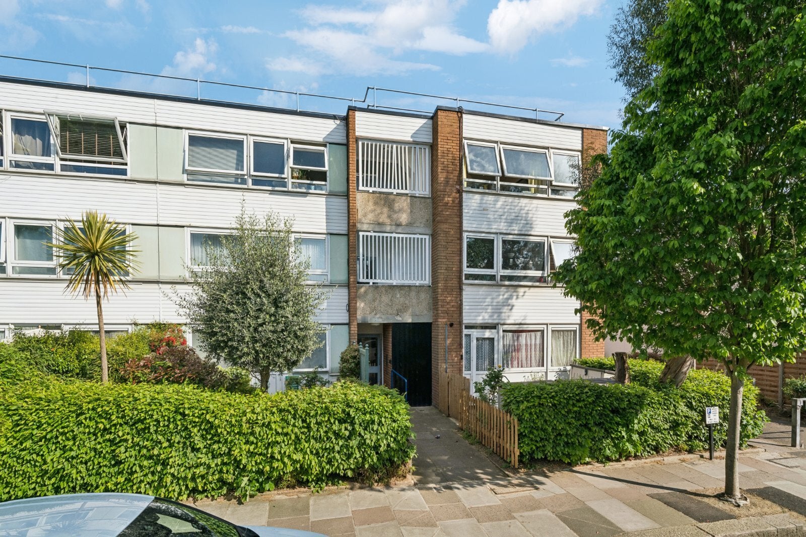 Flat Boileau Road in Greater London