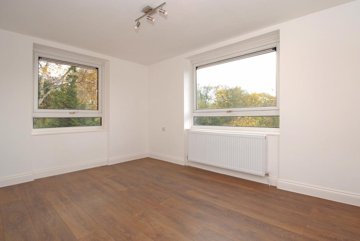 Flat Boileau Road in Greater London