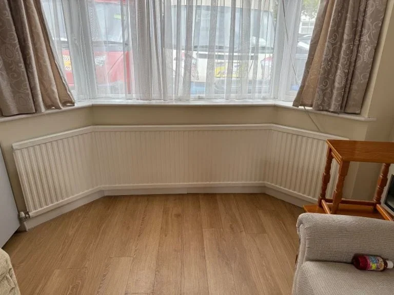 Room Deanscroft Avenue in Greater London