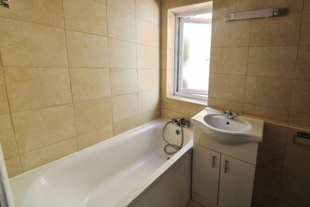 House Courtland Grove in Greater London