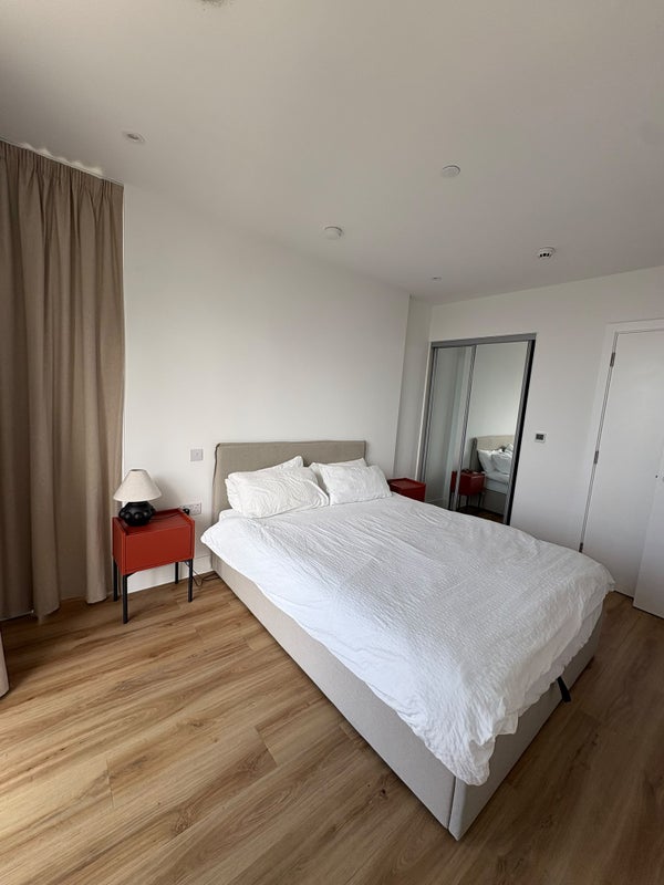 Flat Billinton Hill in Greater London