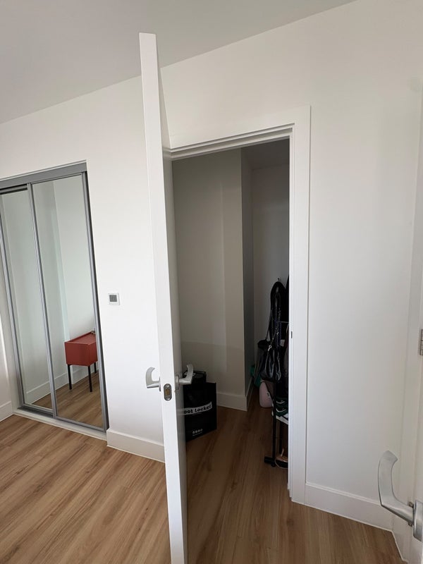 Flat Billinton Hill in Greater London