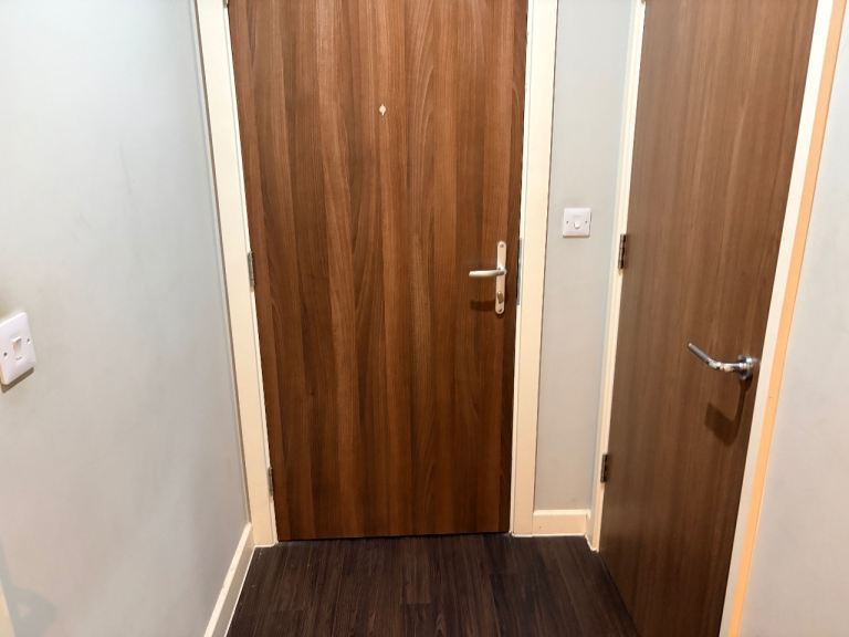 Flat Bath Road in Greater London