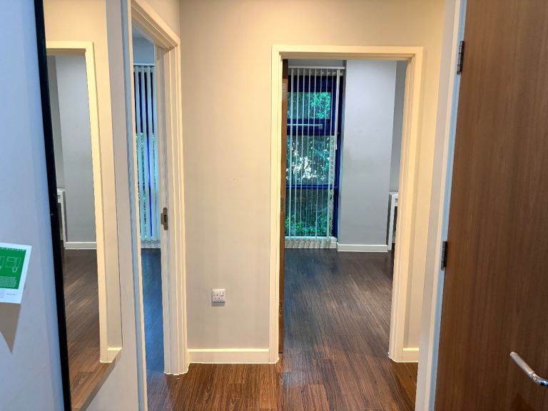 Flat Bath Road in Greater London