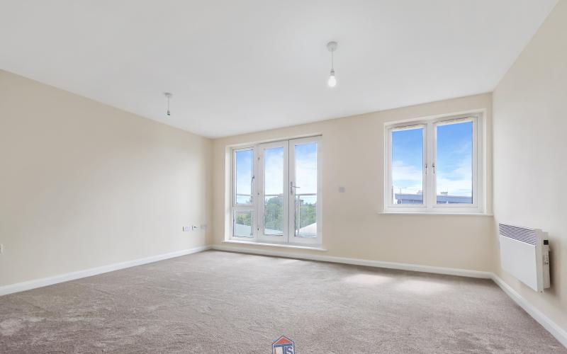 Flat Berkshire Avenue in Slough