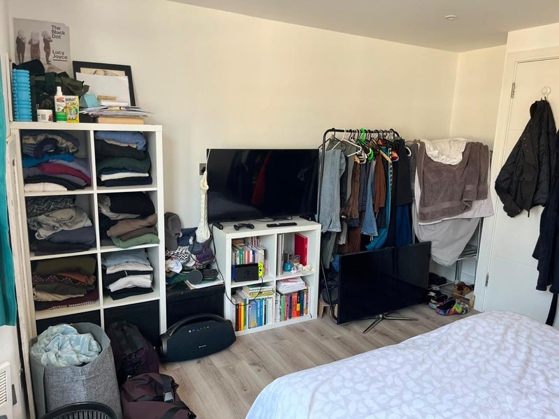 Room Arnold Road in Greater London