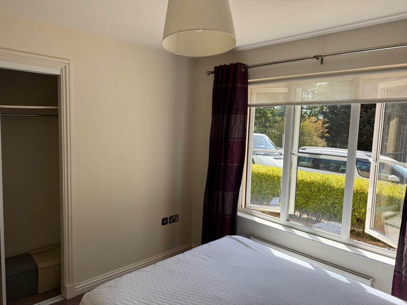 Room Tinsley Lane in Crawley