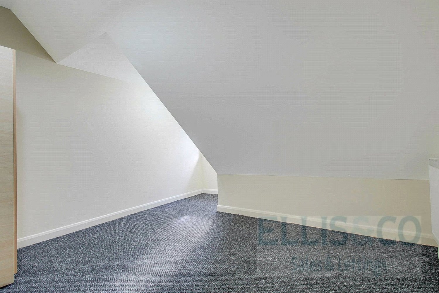 Flat Beaconsfield Road in Greater London