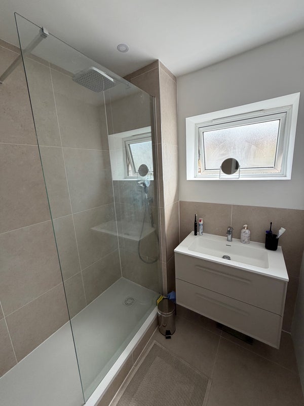 Room Burghley Road in Greater London