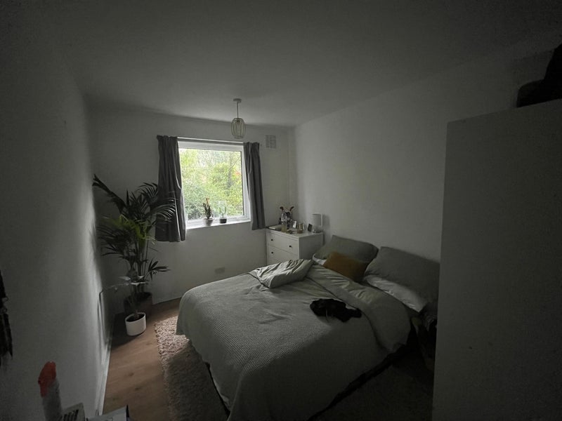 Room Burghley Road in Greater London