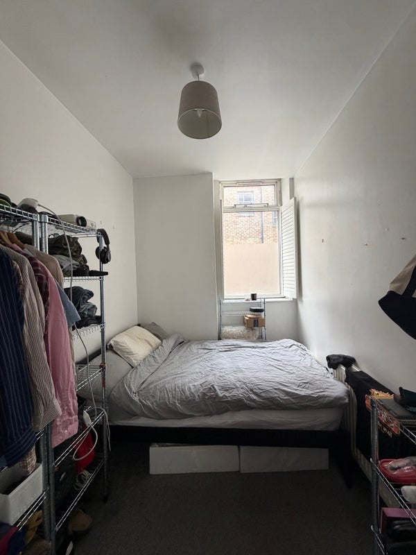 Room Grange Road in Greater London