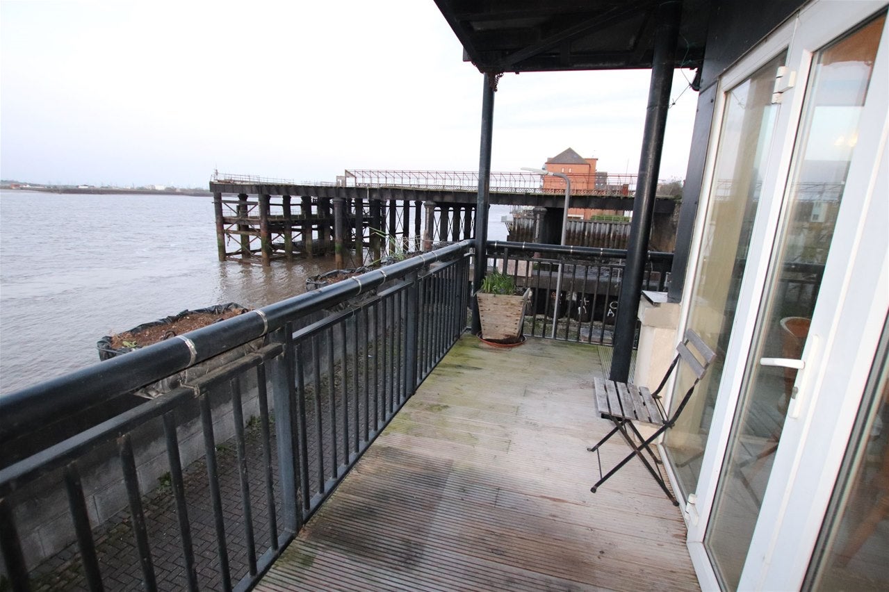 Flat Clifton Marine Parade in Gravesend