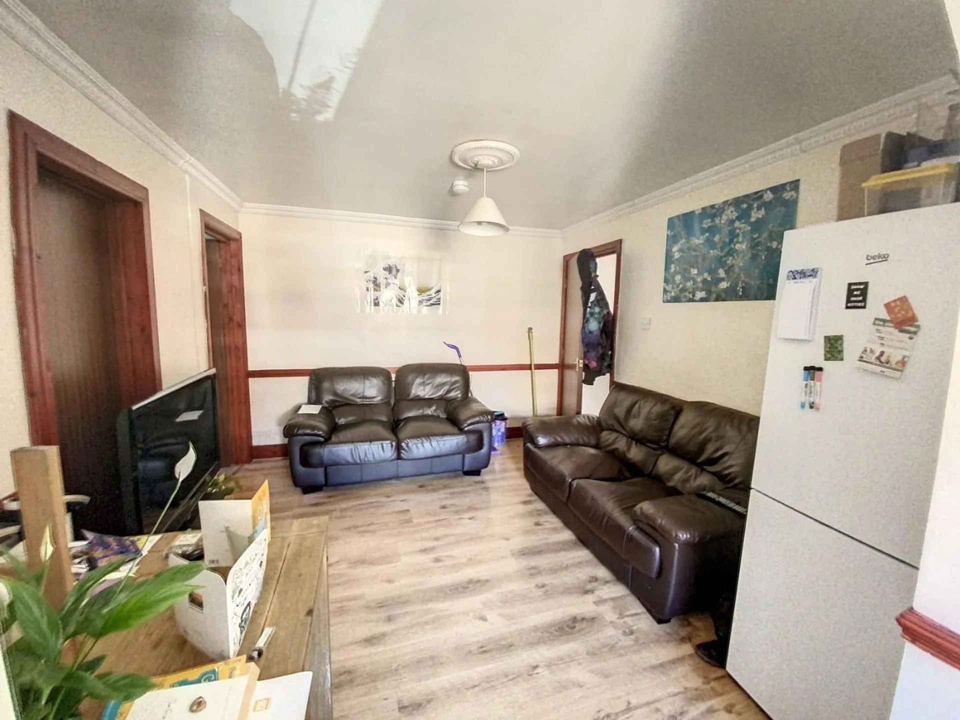 Flat Cathays Terrace in Cardiff County