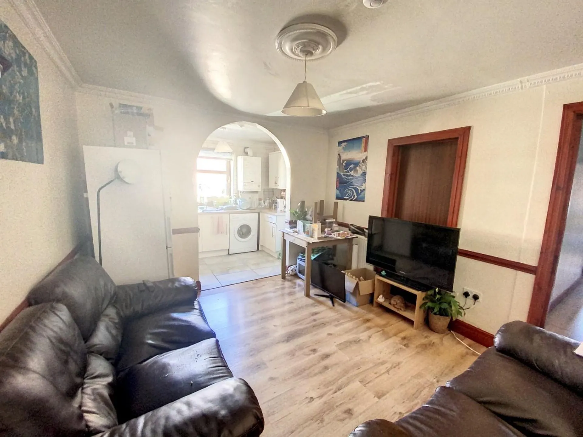 Flat Cathays Terrace in Cardiff County