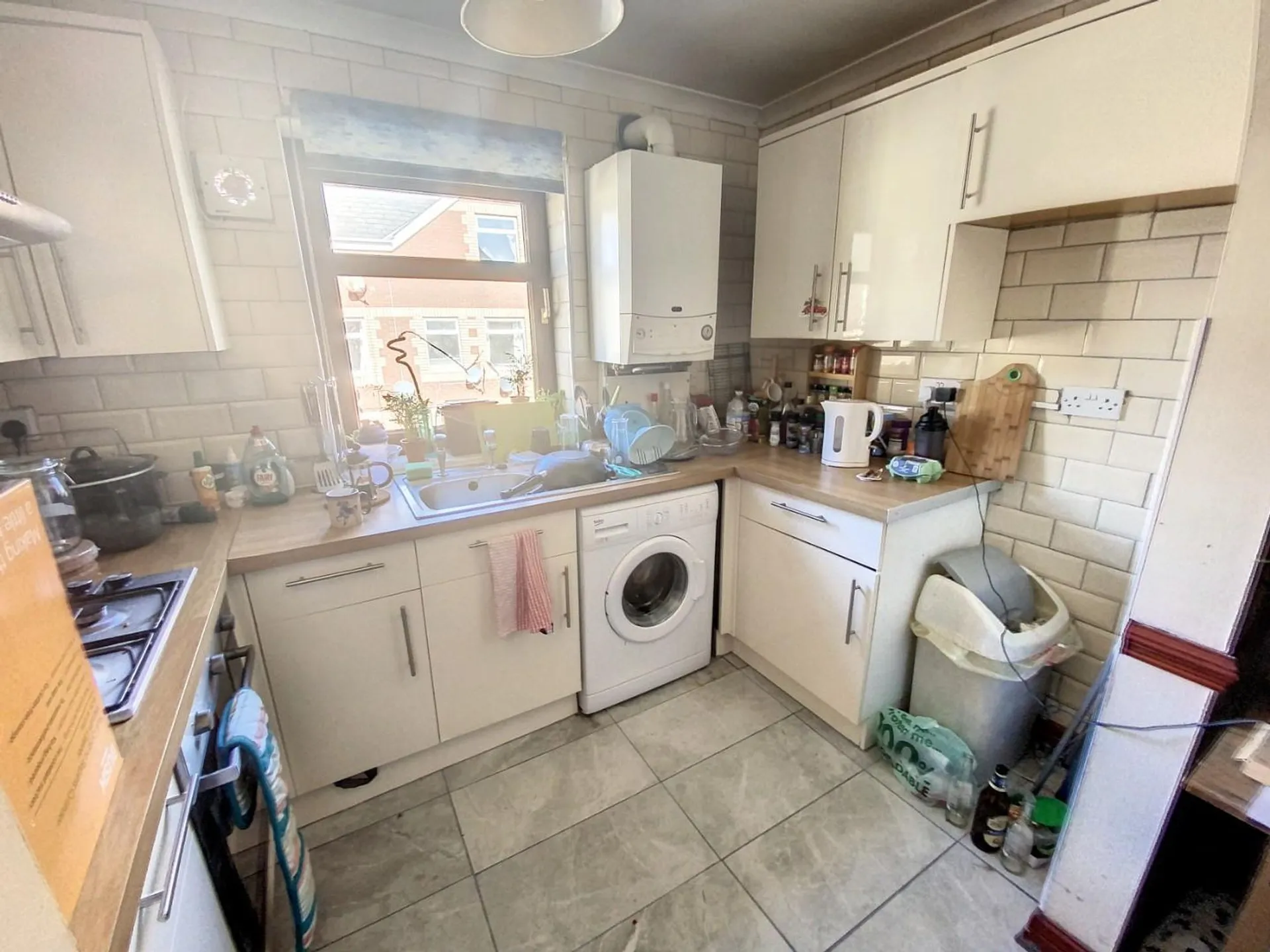 Flat Cathays Terrace in Cardiff County