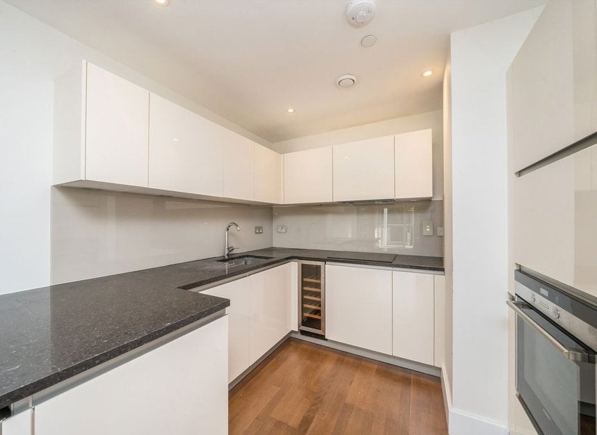 Flat Skerne Road in Greater London
