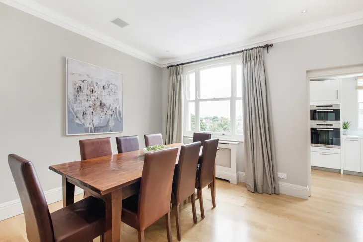 Flat Onslow Gardens in Greater London