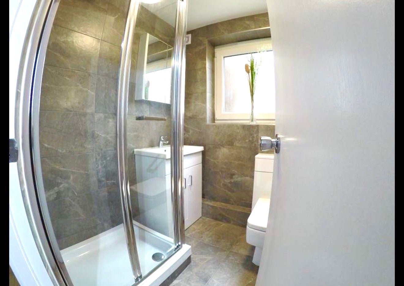 Room Harts Lane in Greater London