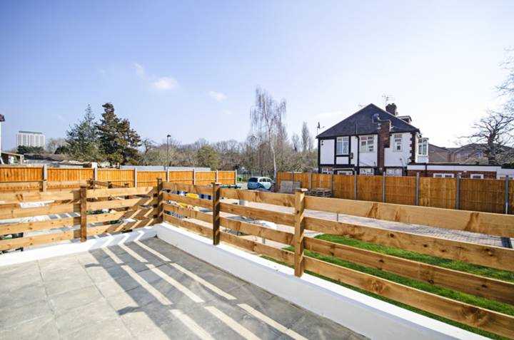 Flat Rushgrove Avenue in Greater London