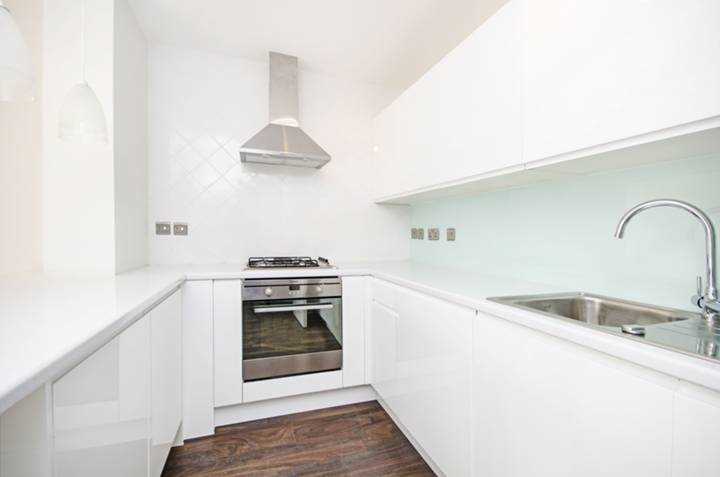 Flat Rushgrove Avenue in Greater London