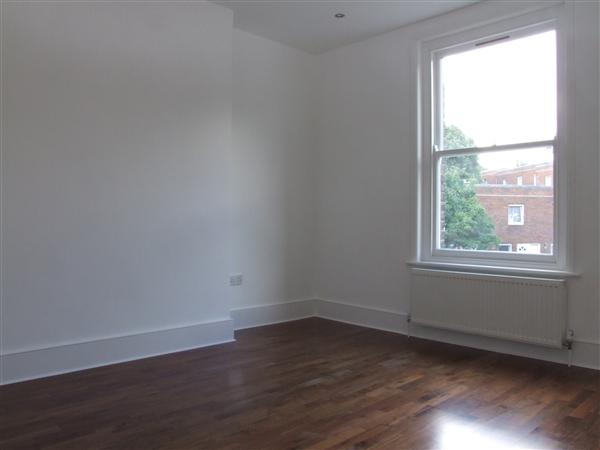 Flat Celia Road in Greater London