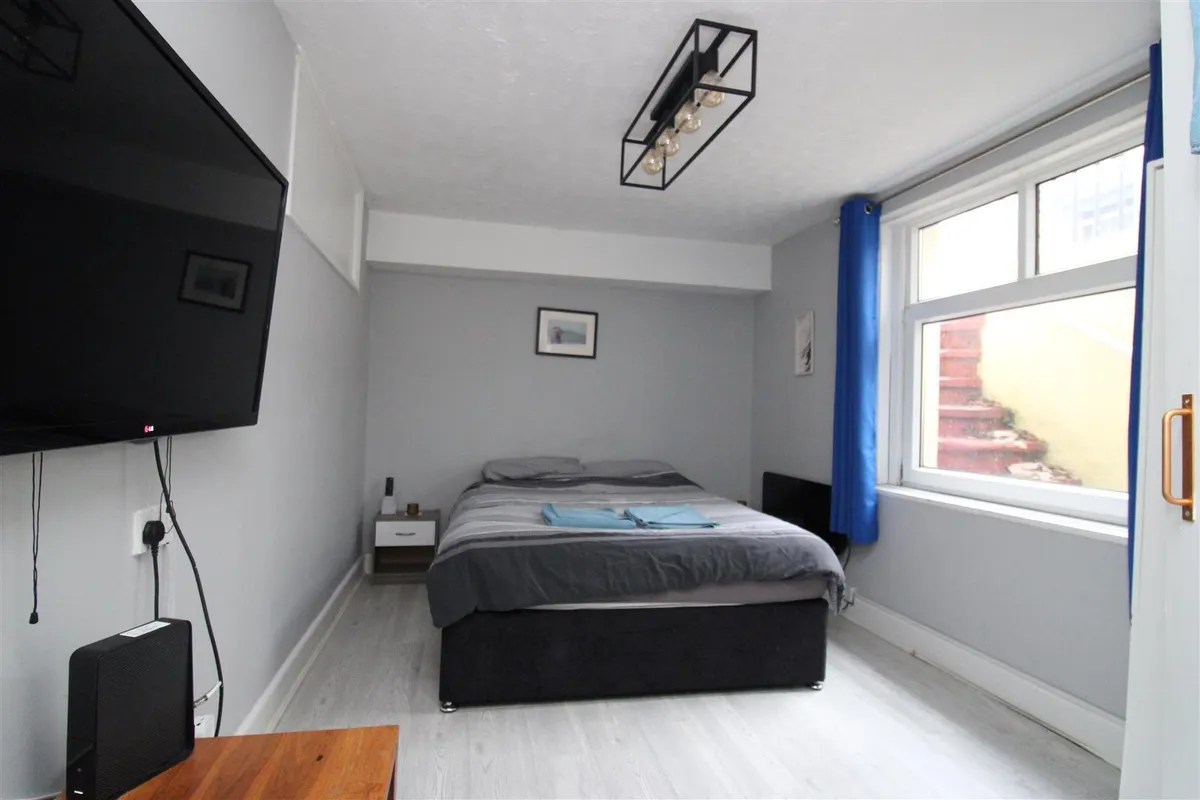 Flat Russell Square in Brighton