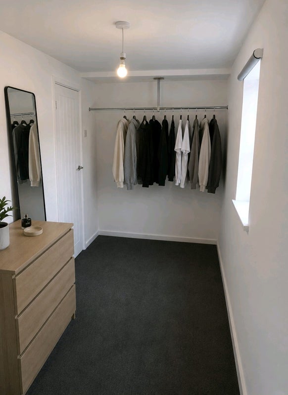 Room Longmore Road in Metropolitan Borough of Solihull