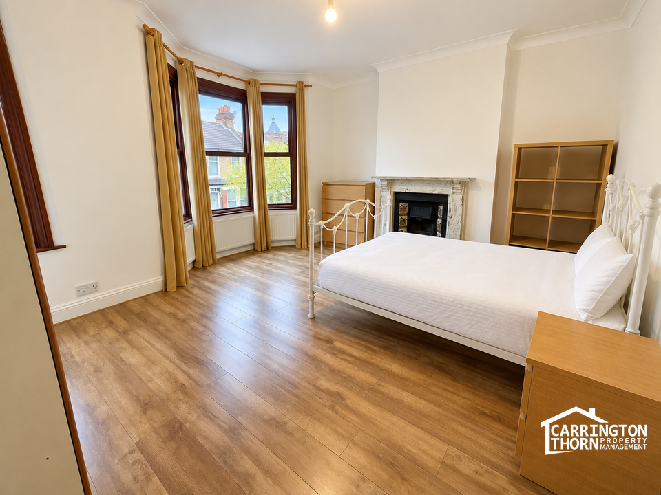 Room Inverine Road in Greater London