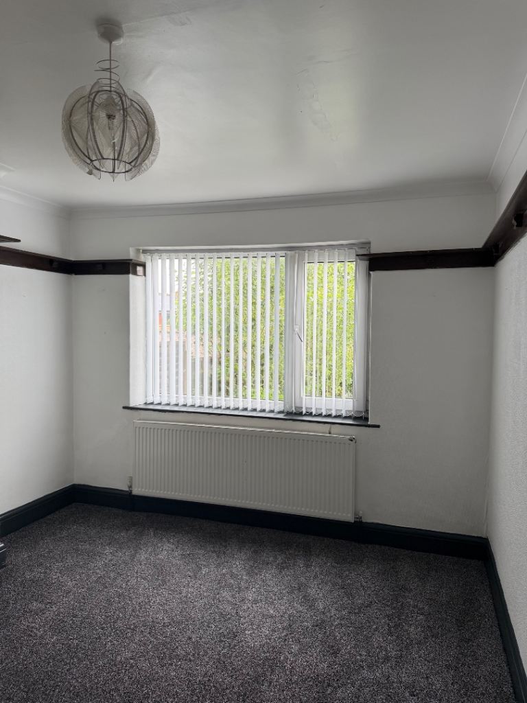 House Thorn Avenue in Bradford