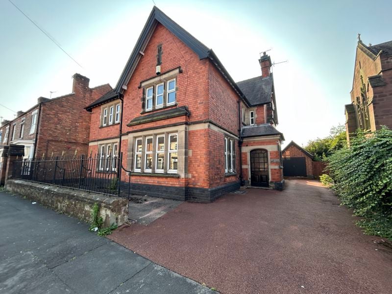 House Hunter Street in East Staffordshire