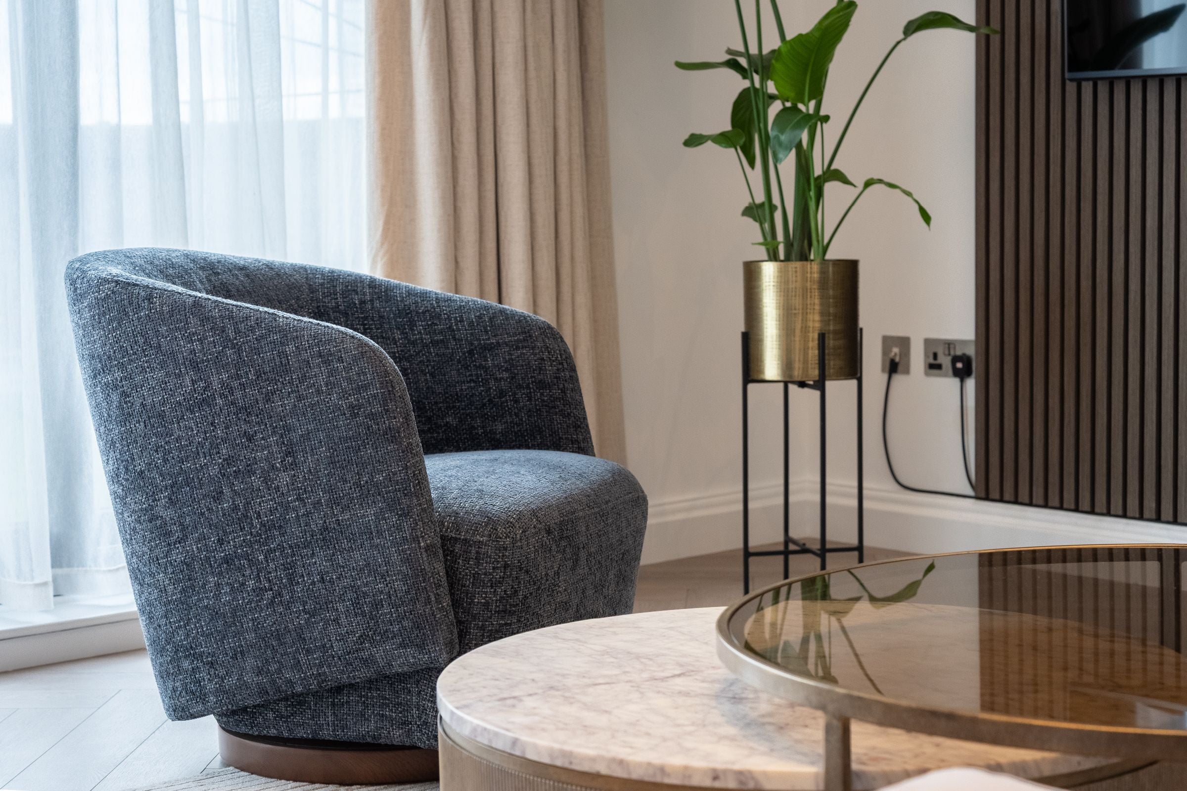 Flat Kensington High Street in Greater London
