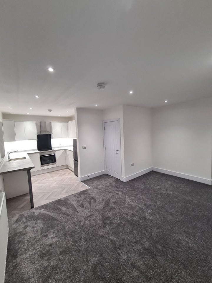 Flat Blendon Road in Greater London