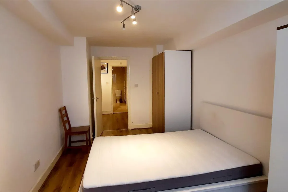Flat Cambridge Road in Greater London