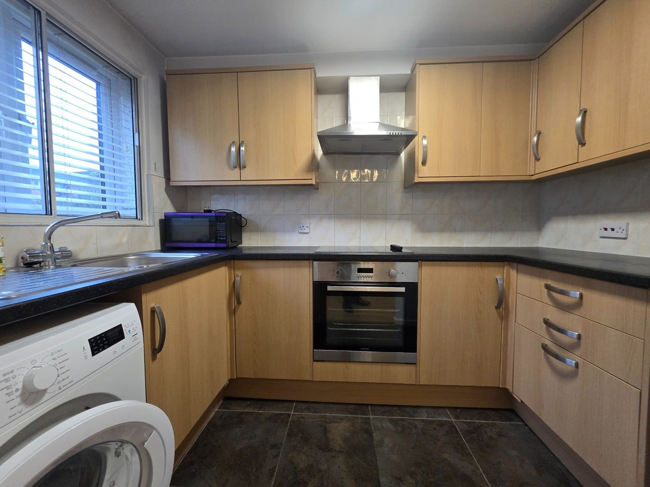 Flat Pickwick Close in Greater London