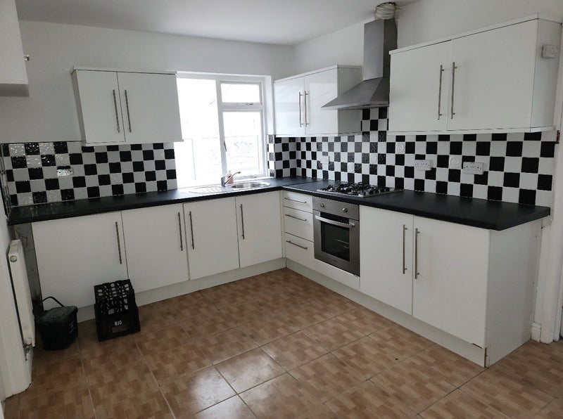 Room Cardiff Road in Nantgarw