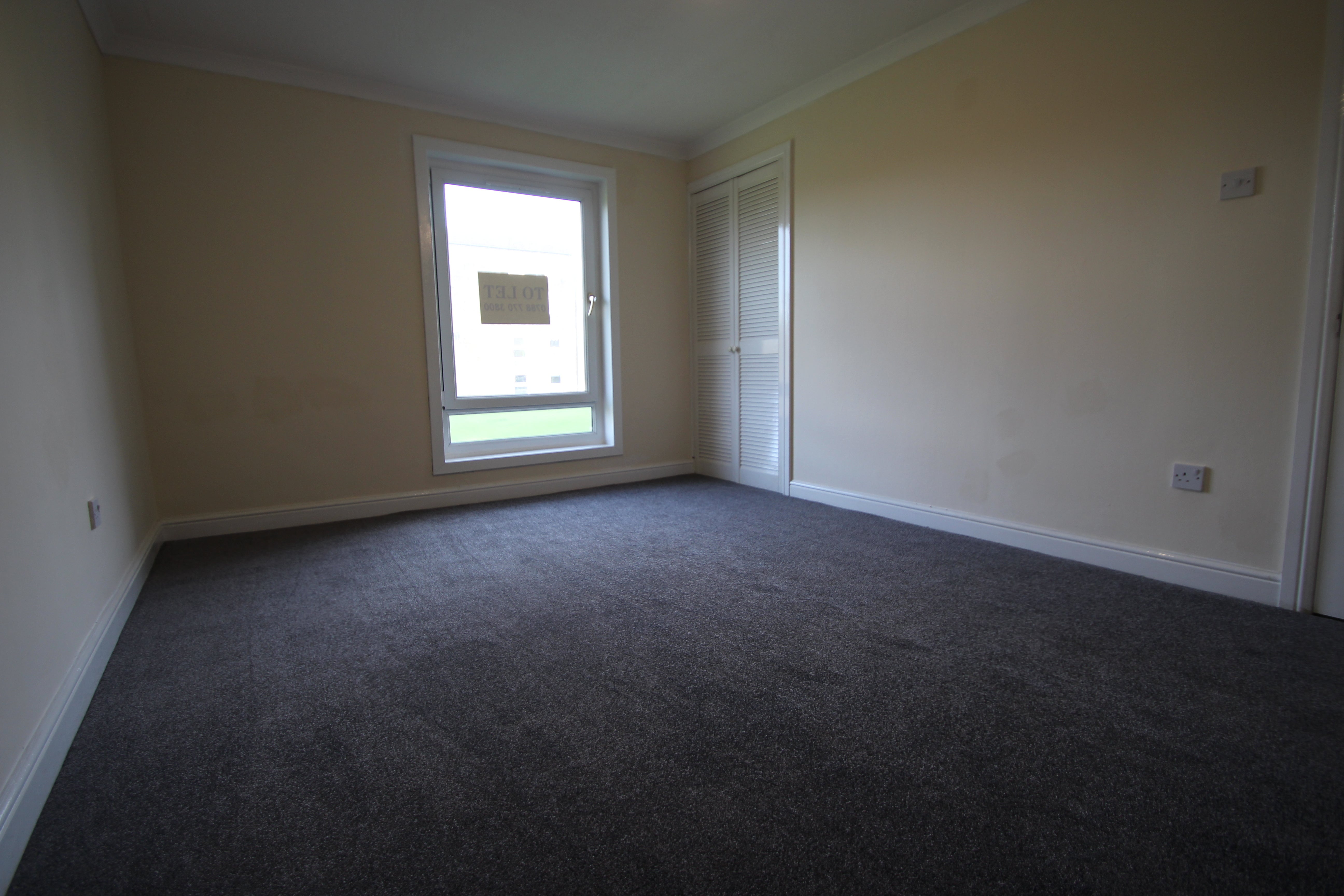 Flat Rowan Road in Cumbernauld