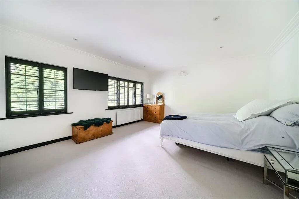 Flat Broomfield Park in Sunningdale